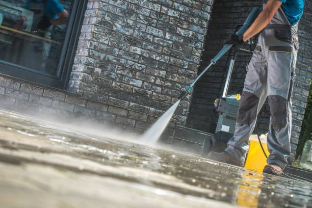 Best Pool Deck Cleaning  in Riverwoods, IL